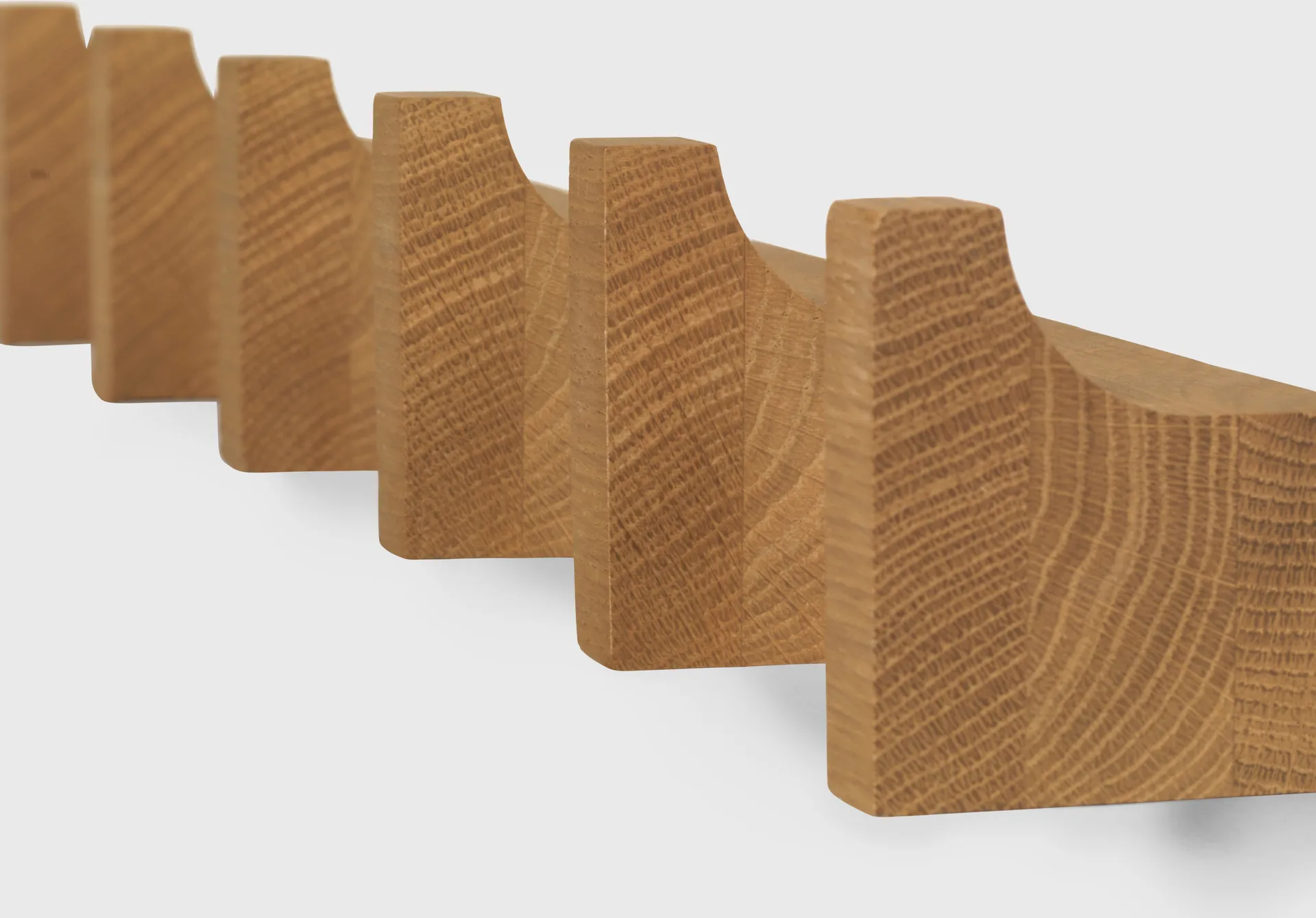 Column knagerække 49 cm, Varmolieret eg Kristina Dam Studio