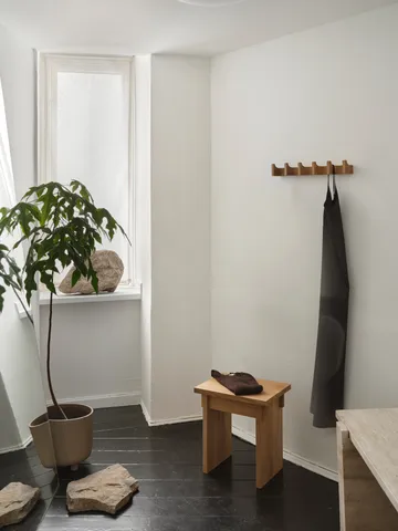 Column knagerække 49 cm - Varmolieret eg - Kristina Dam Studio