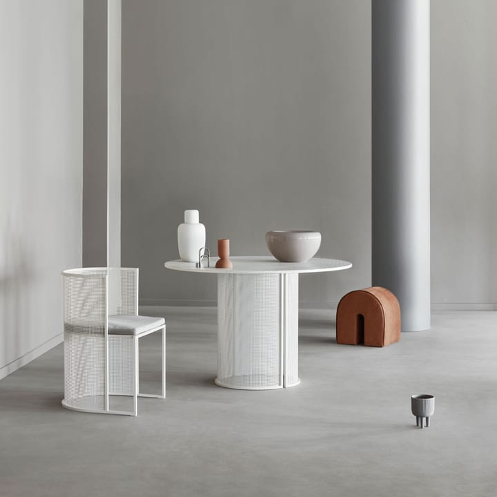 Curved siddepuf, Læder light brown Kristina Dam Studio