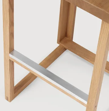 Outline barstol 75 cm - Varm­lakeret eg-børstet stål - Kristina Dam Studio