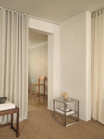 Sammenklappeligt sidebord 40x40 cm - Børstet rustfrit stål - Kristina Dam Studio