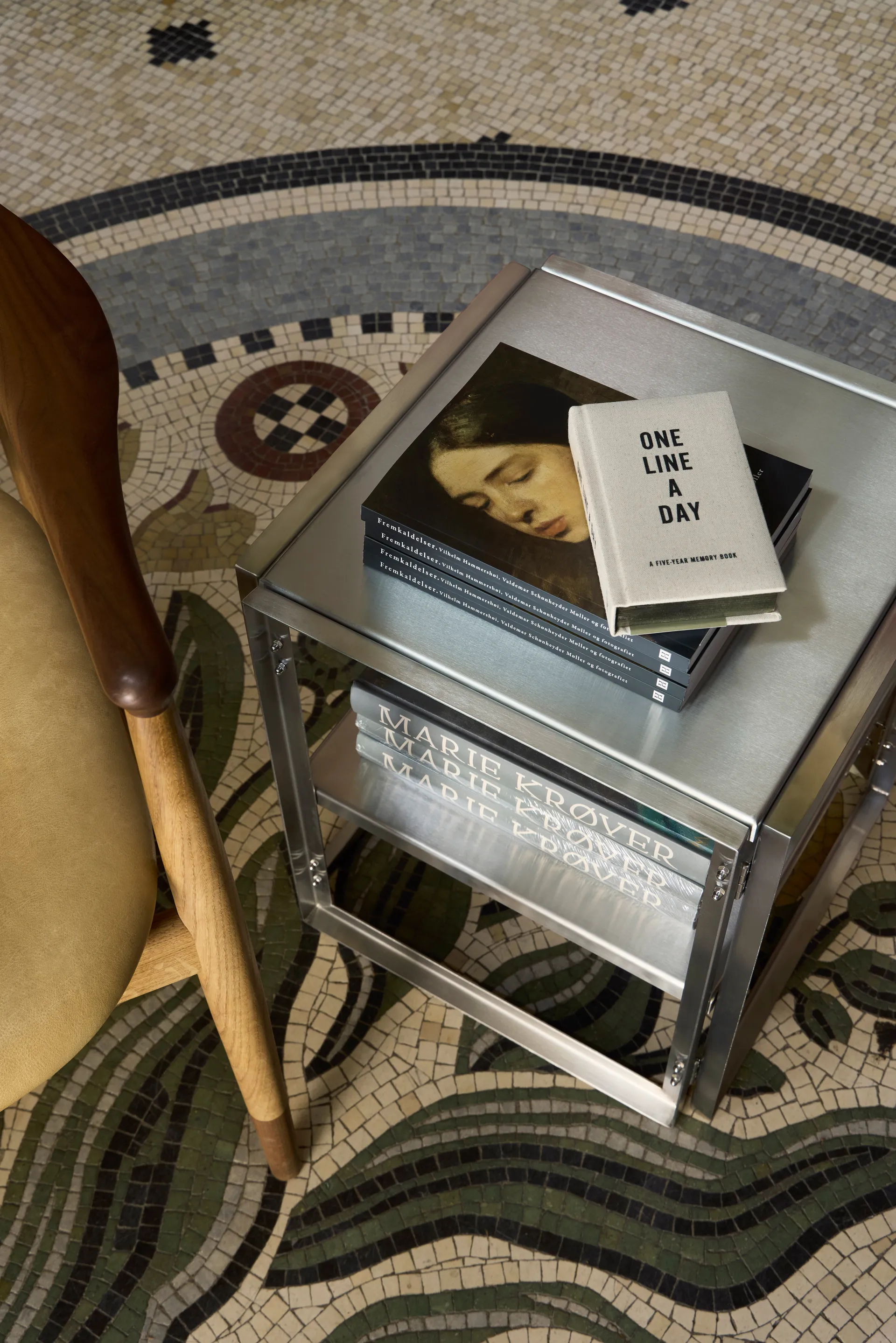 Sammenklappeligt sidebord 40x40 cm, Børstet rustfrit stål Kristina Dam Studio