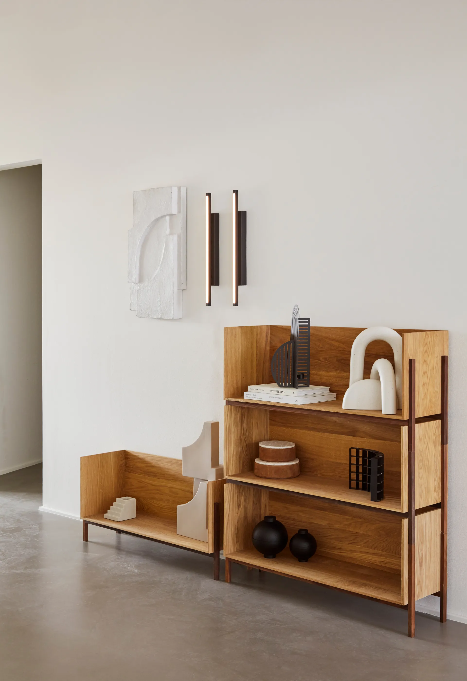 Serif Relief vægdekoration M, Off white Kristina Dam Studio