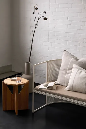 Simple skammel Ø36 cm - Varm lakeret eg - Kristina Dam Studio