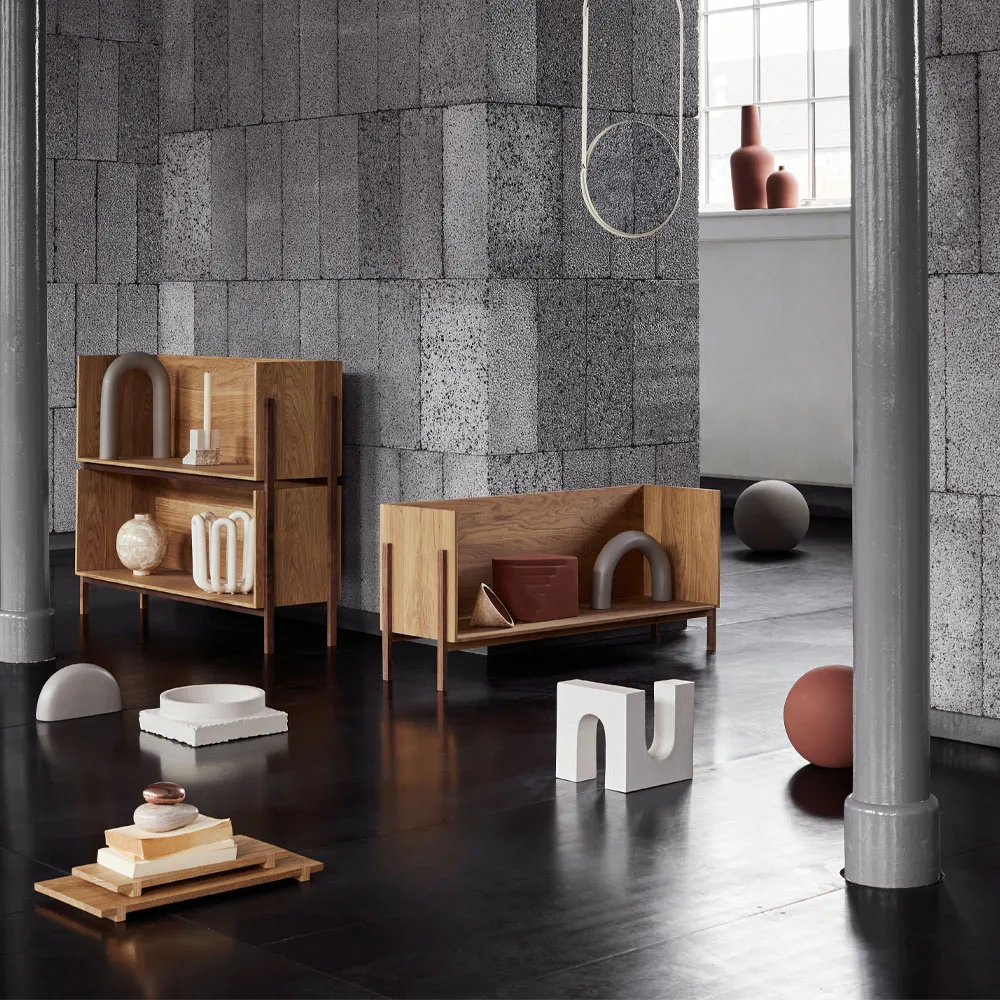 Stack hylde, oak, add on, mørkt olieret beslag i valnød Kristina Dam Studio