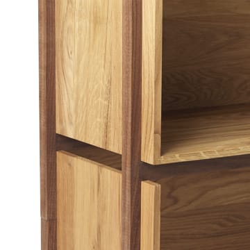 Stack hylde - oak, add on, mørkt olieret beslag i valnød - Kristina Dam Studio