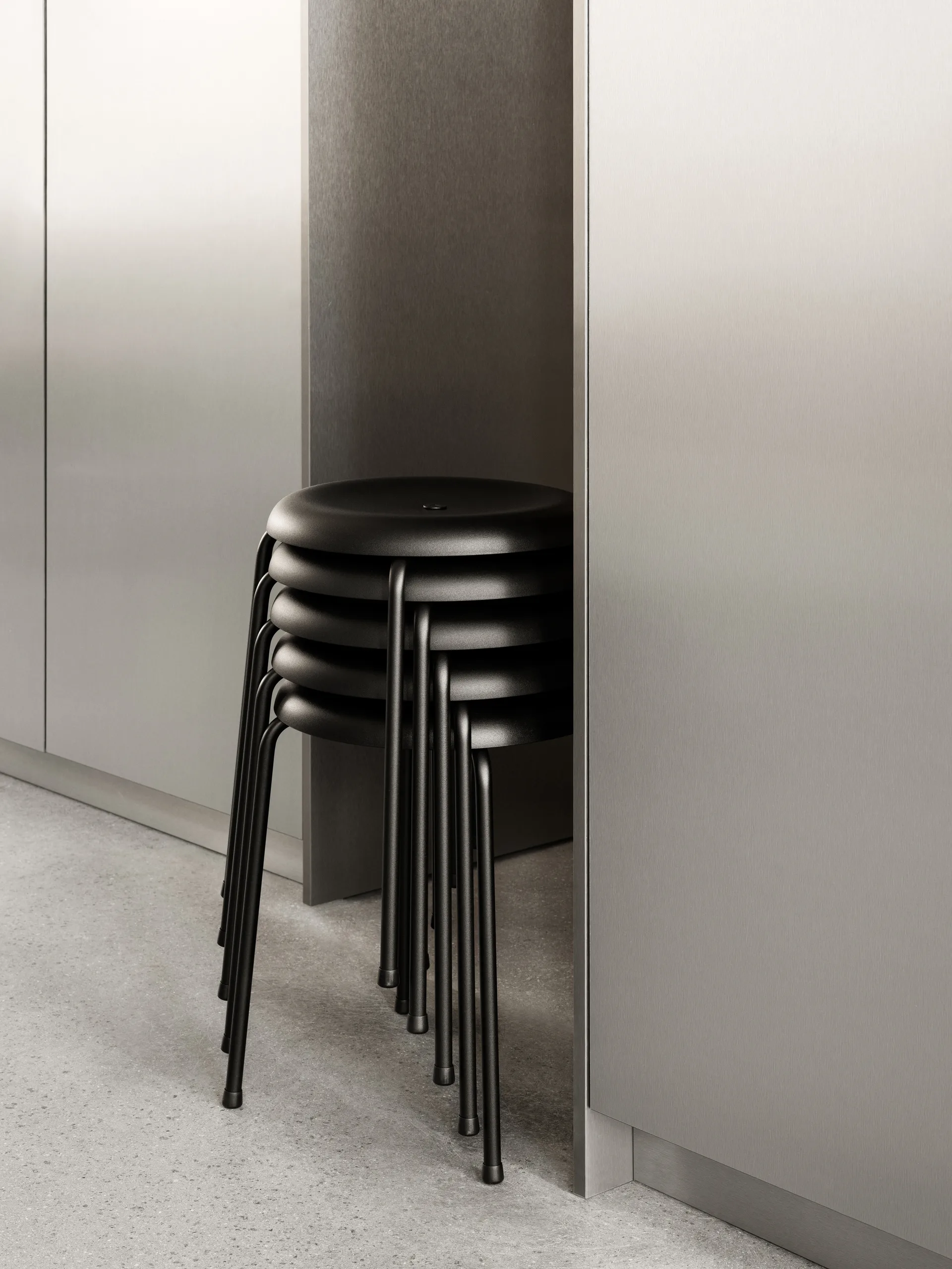 Taburet skammel, Sort læder-kromet stel, 45 cm Lammhults