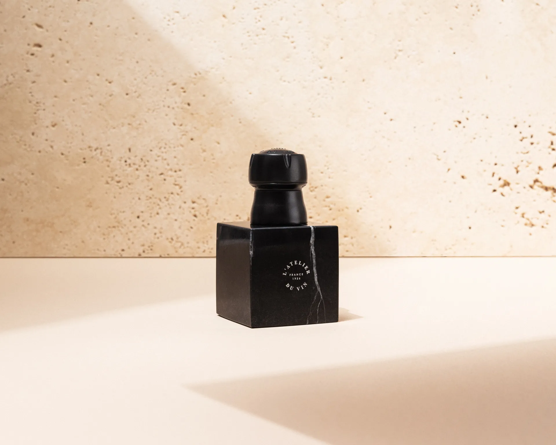 Champagne korkprop, Sort-marmor L'Atelier du Vin