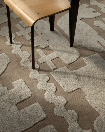 Stig Lindberg Gunnel uldtæppe - Walnut brown, 180x270 cm - Layered