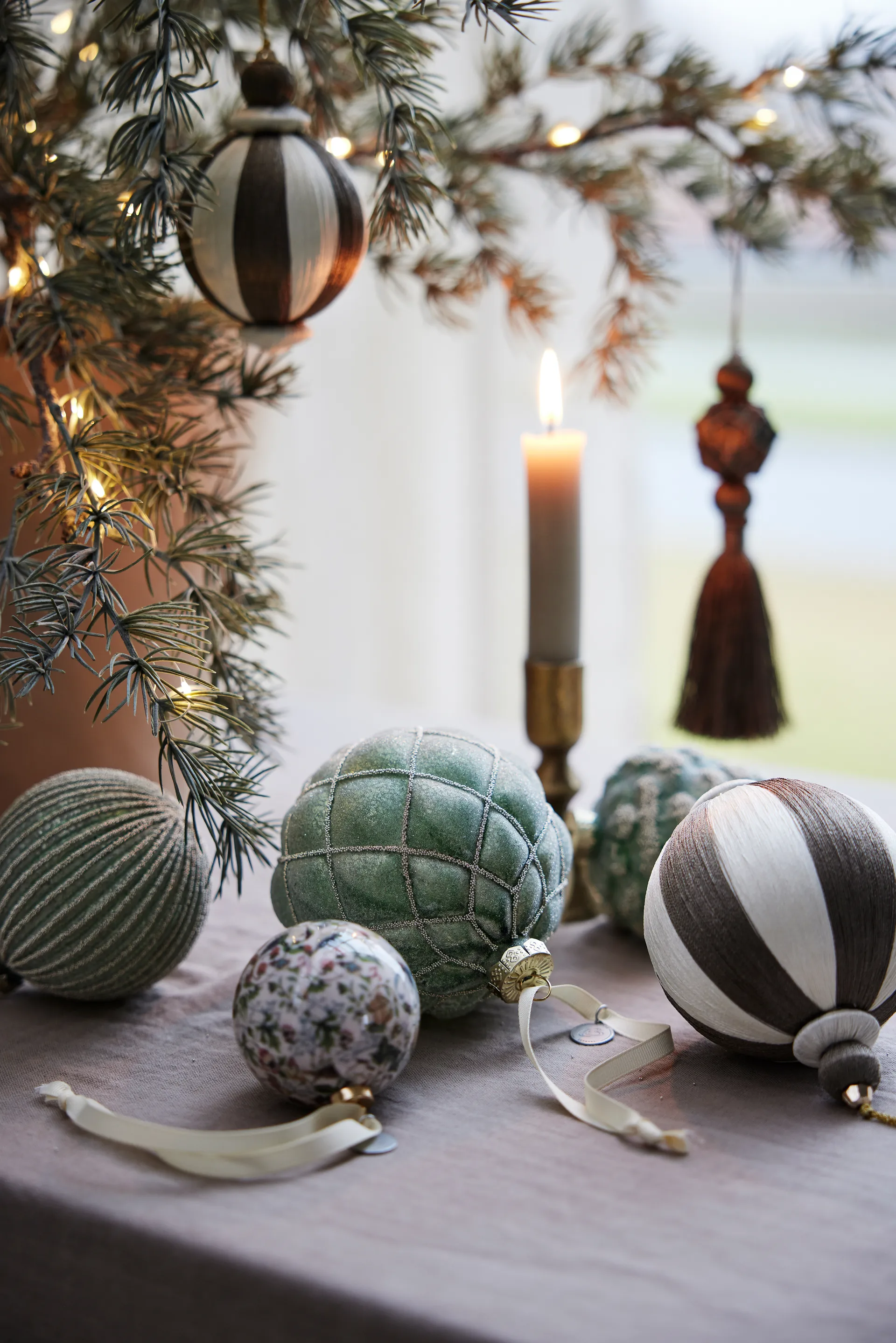 Agnes julekugle Ø10 cm, Off-white-brown Lene Bjerre