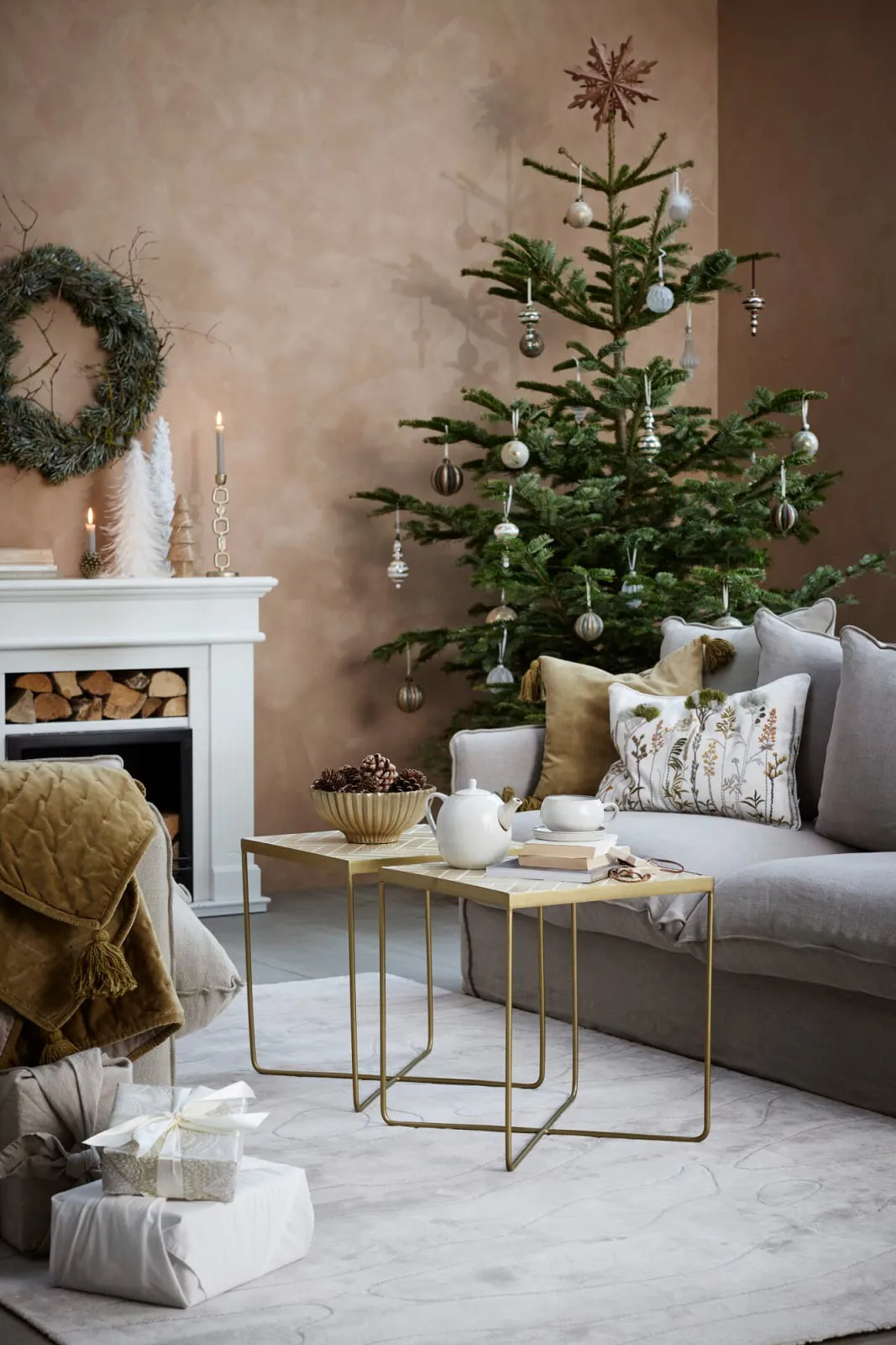 Noelle julekugle Ø8 cm, Sort-guld Lene Bjerre