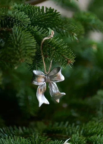 Serafina bow vedhæng - Sølvfarvet, 6x2,5x6,7 cm - Lene Bjerre