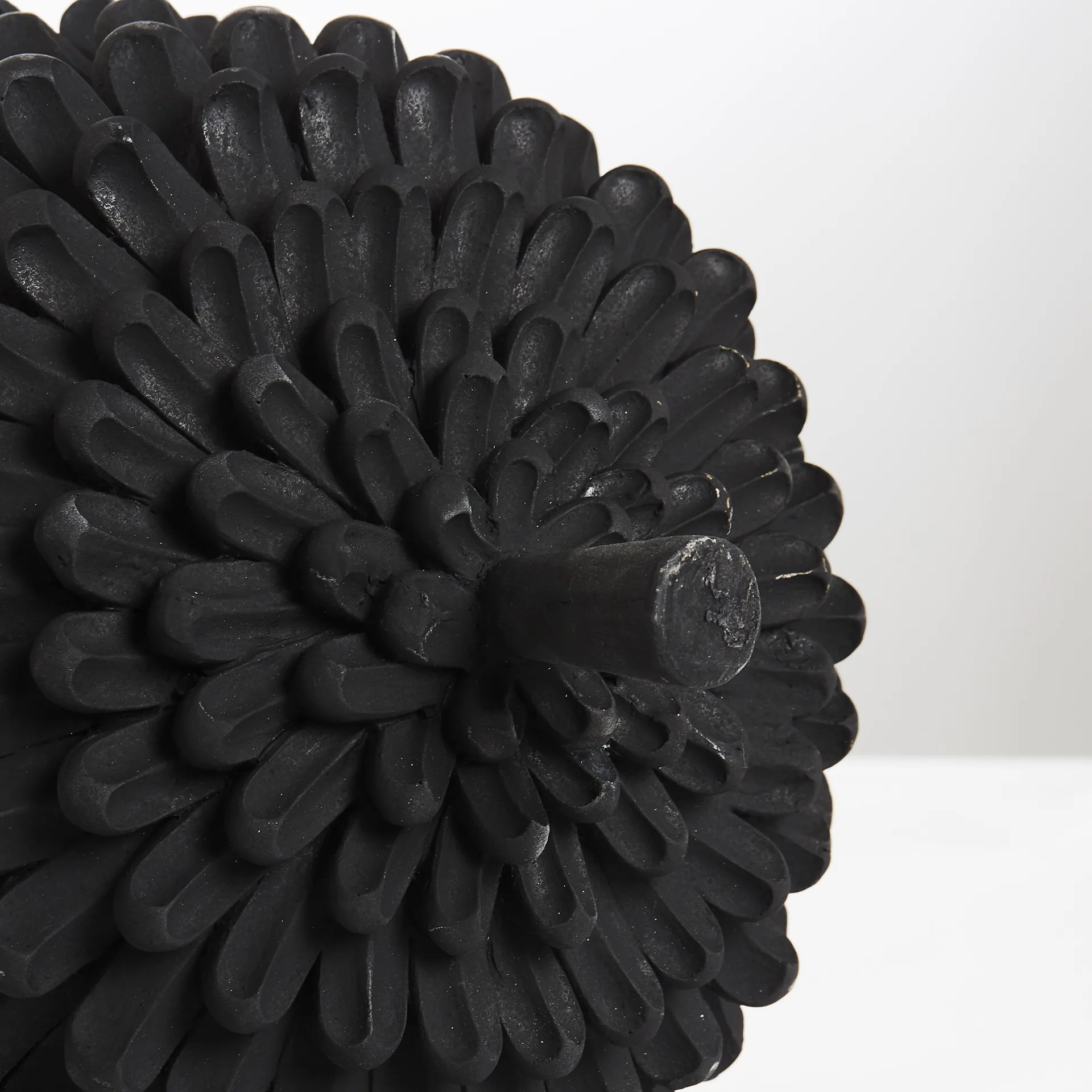 Serafina liggende kogle 16 cm
, Sort Lene Bjerre