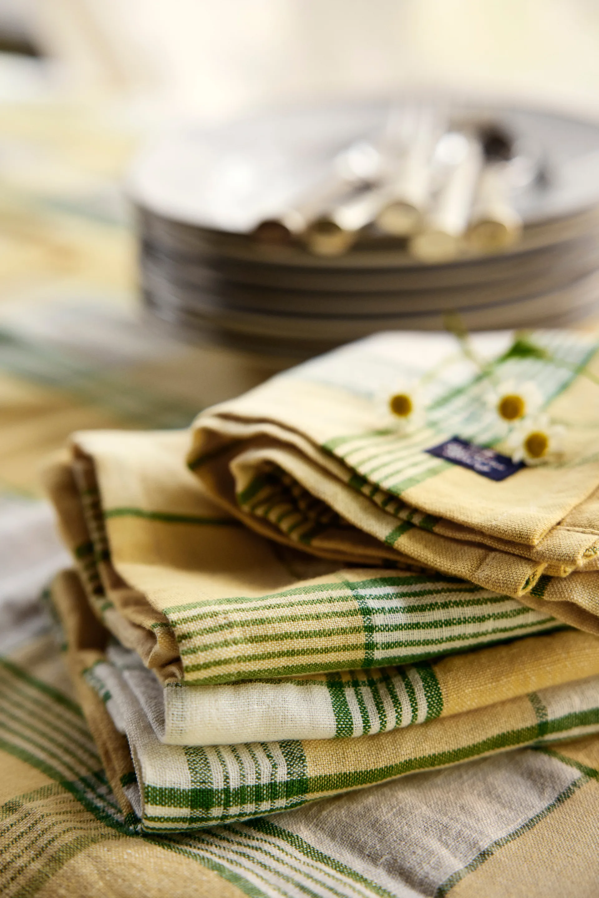 Easter Linen/Cotton borddug 150x250 cm, Yellow-green Lexington