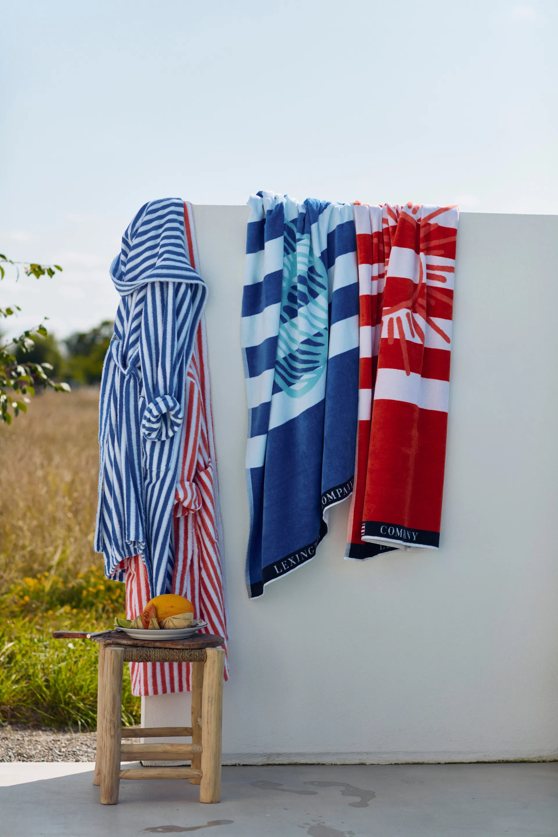 Graphic Cotton Velour badehåndklæde 100x180 cm, Blue/White Lexington