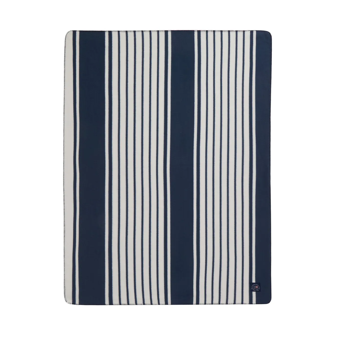 Striped Recycled Polyester fleecetæppe 130x170, Navy Lexington