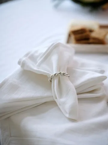 White jacquard cotton borddug 150x250 cm - Hvid - Lexington