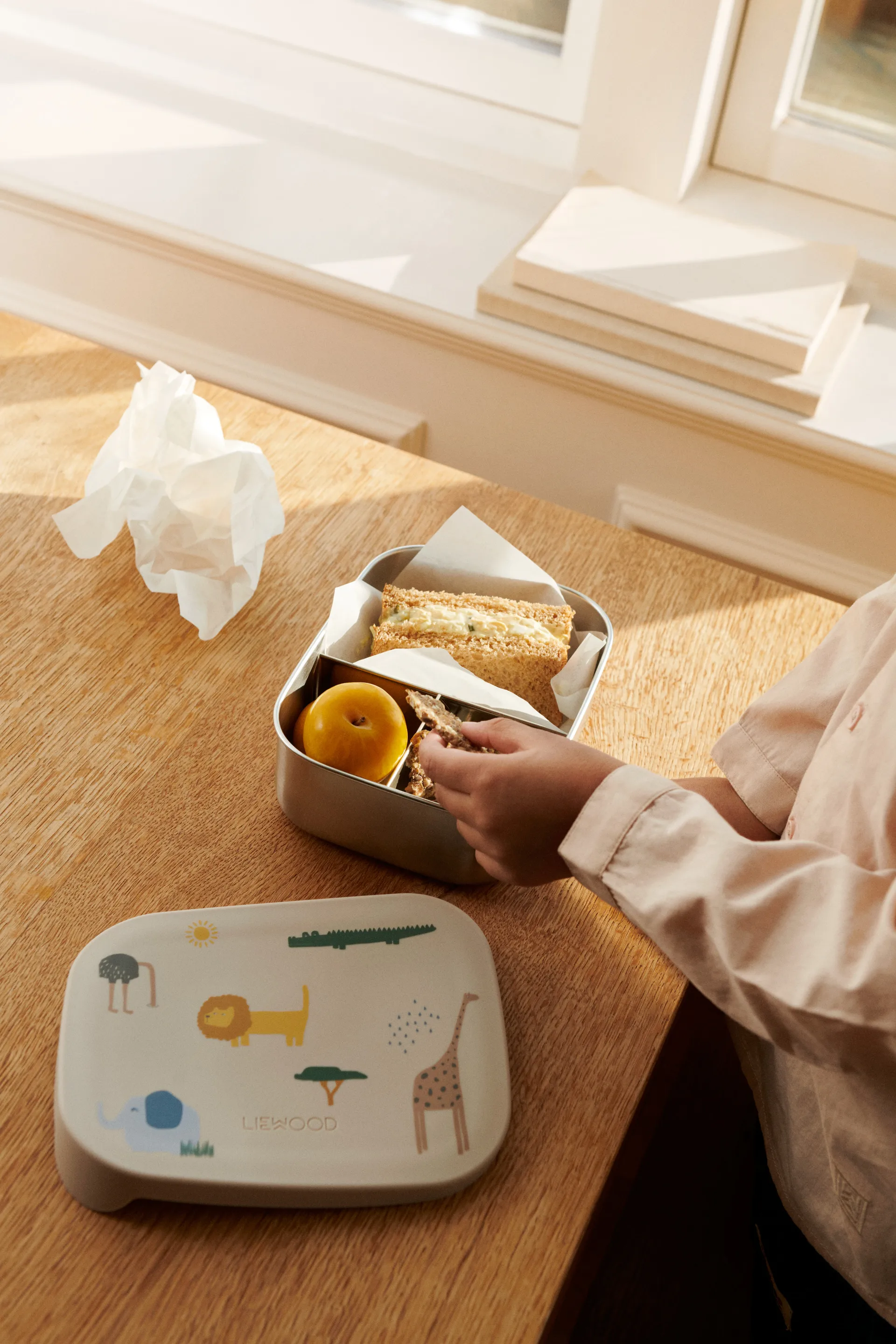 Arthur madkasse 13,5x17 cm, Safari sandy mix Liewood