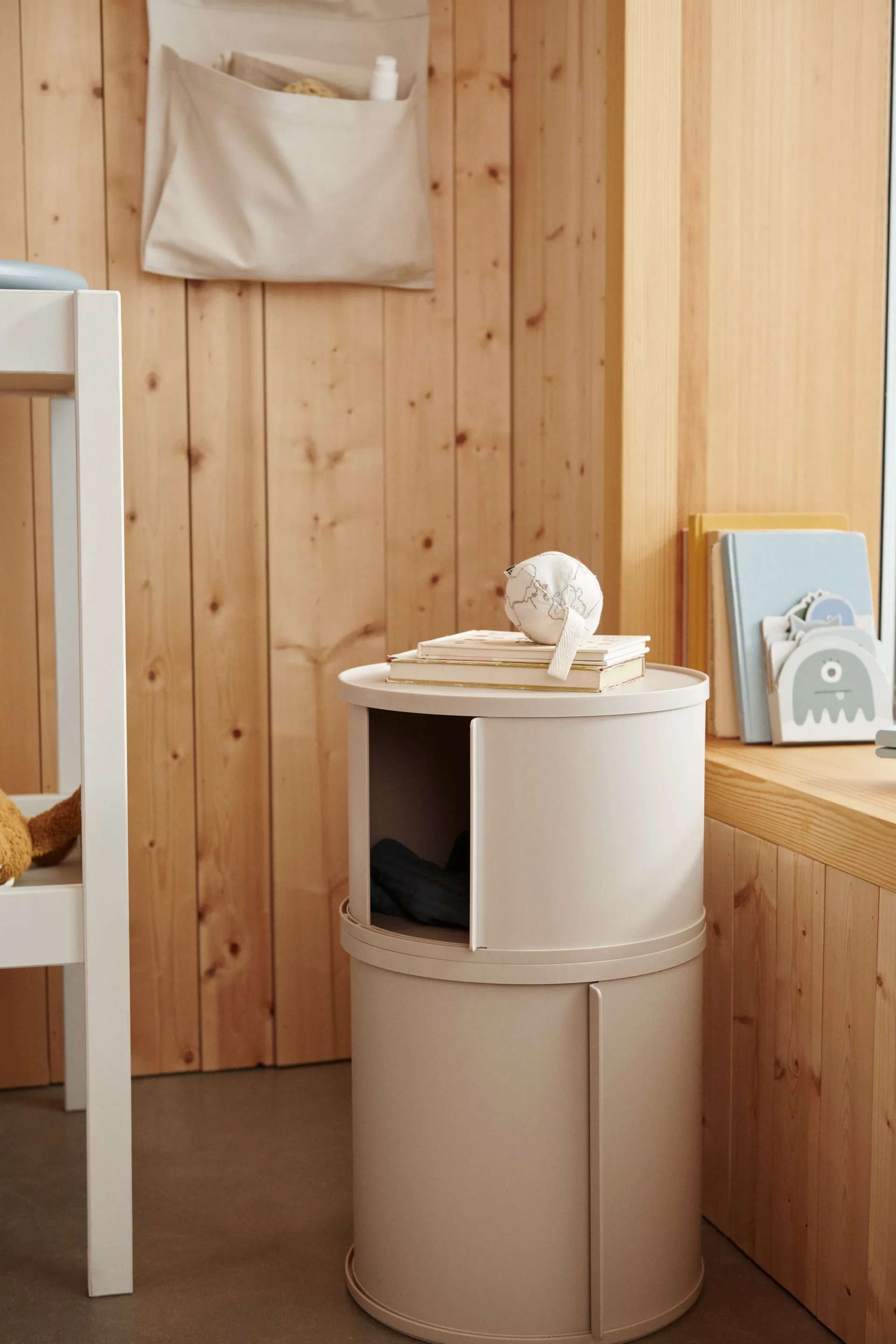 Damien sidebord Ø32x33 cm, Sandy Liewood