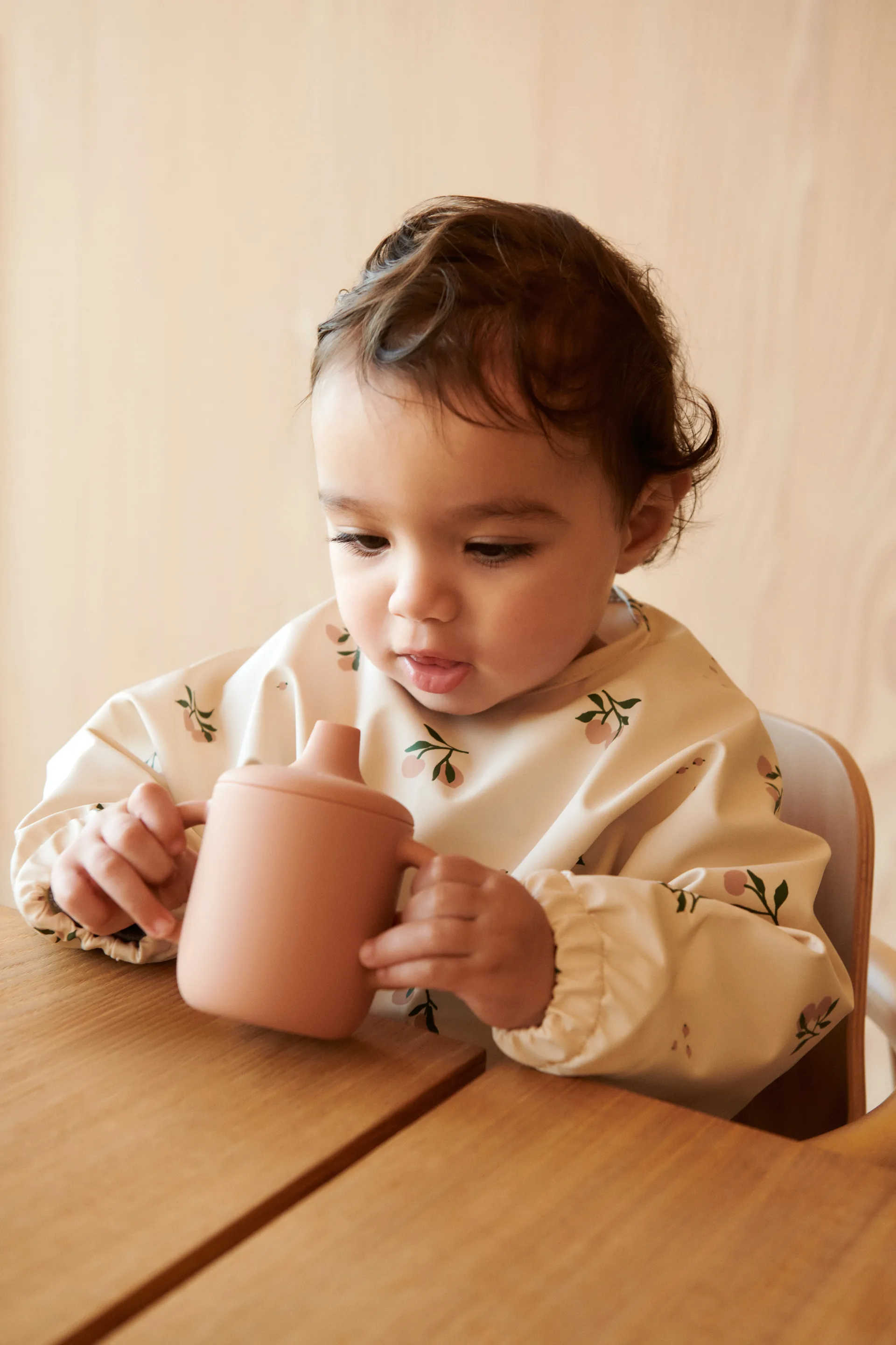 Merle hagesmæk med ærme, Peach-Sea shell mix Liewood