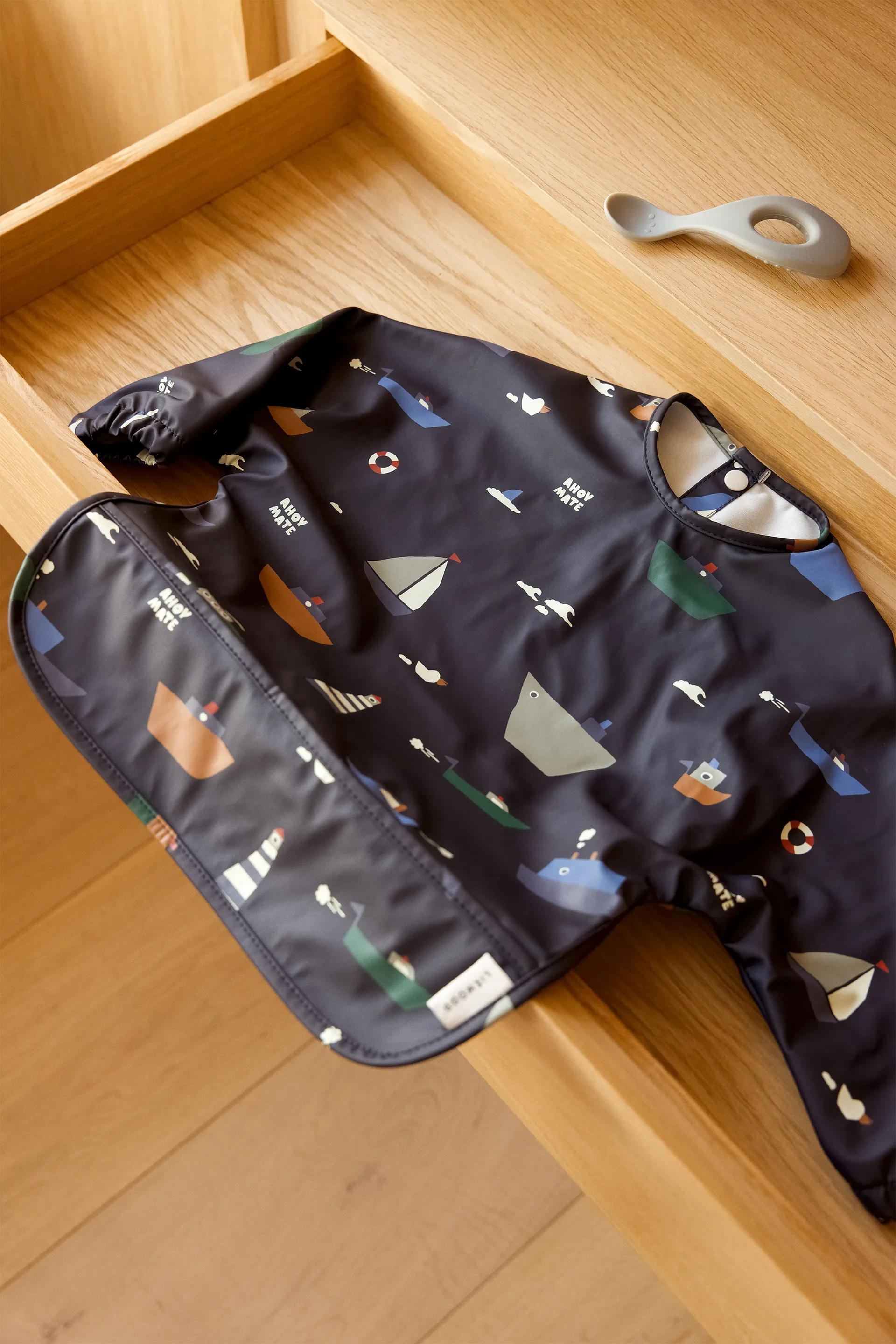 Merle hagesmæk med ærme, Sailing-classic navy Liewood