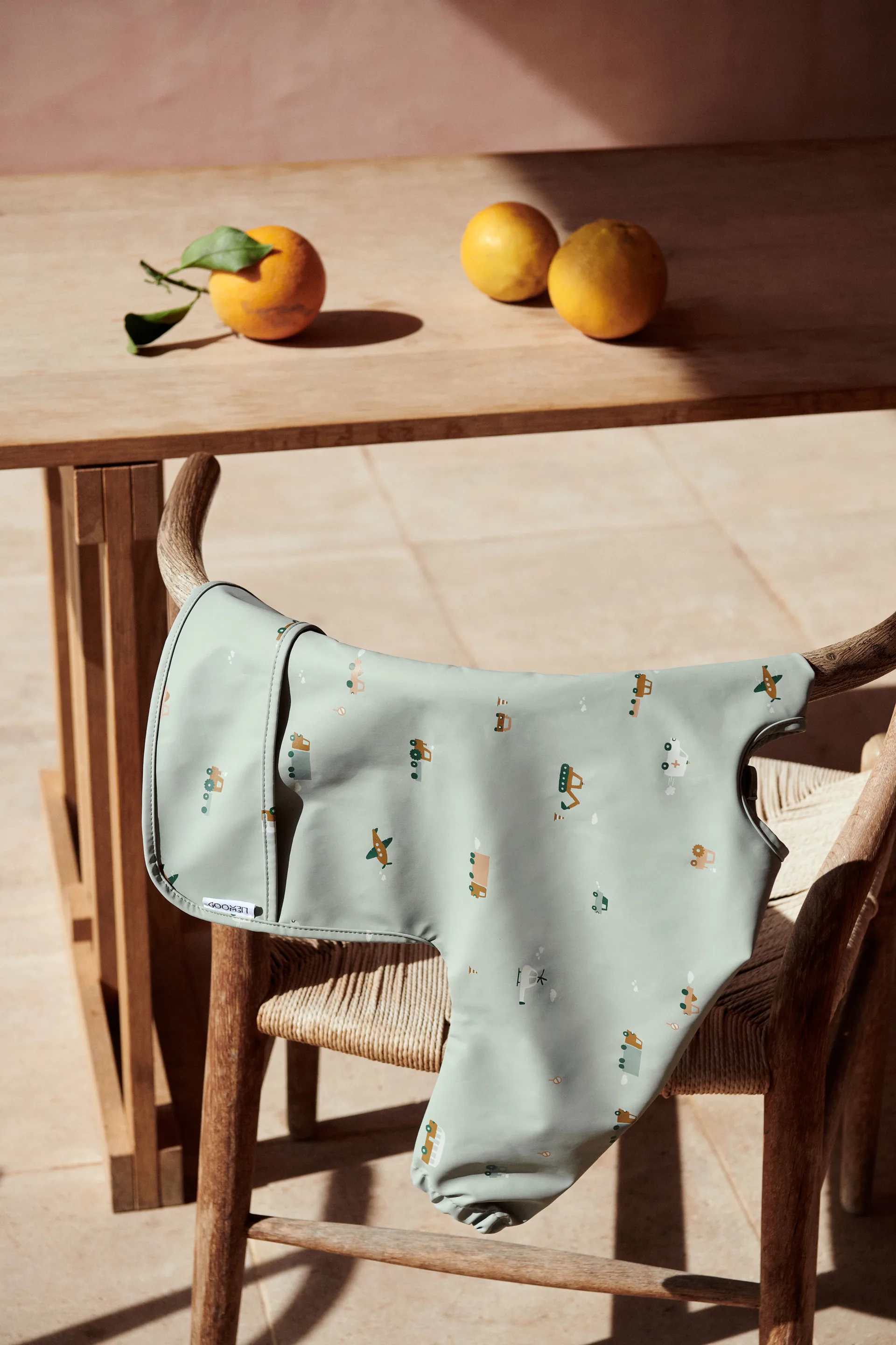 Merle hagesmæk med ærme, Vehicles-dove blue mix Liewood