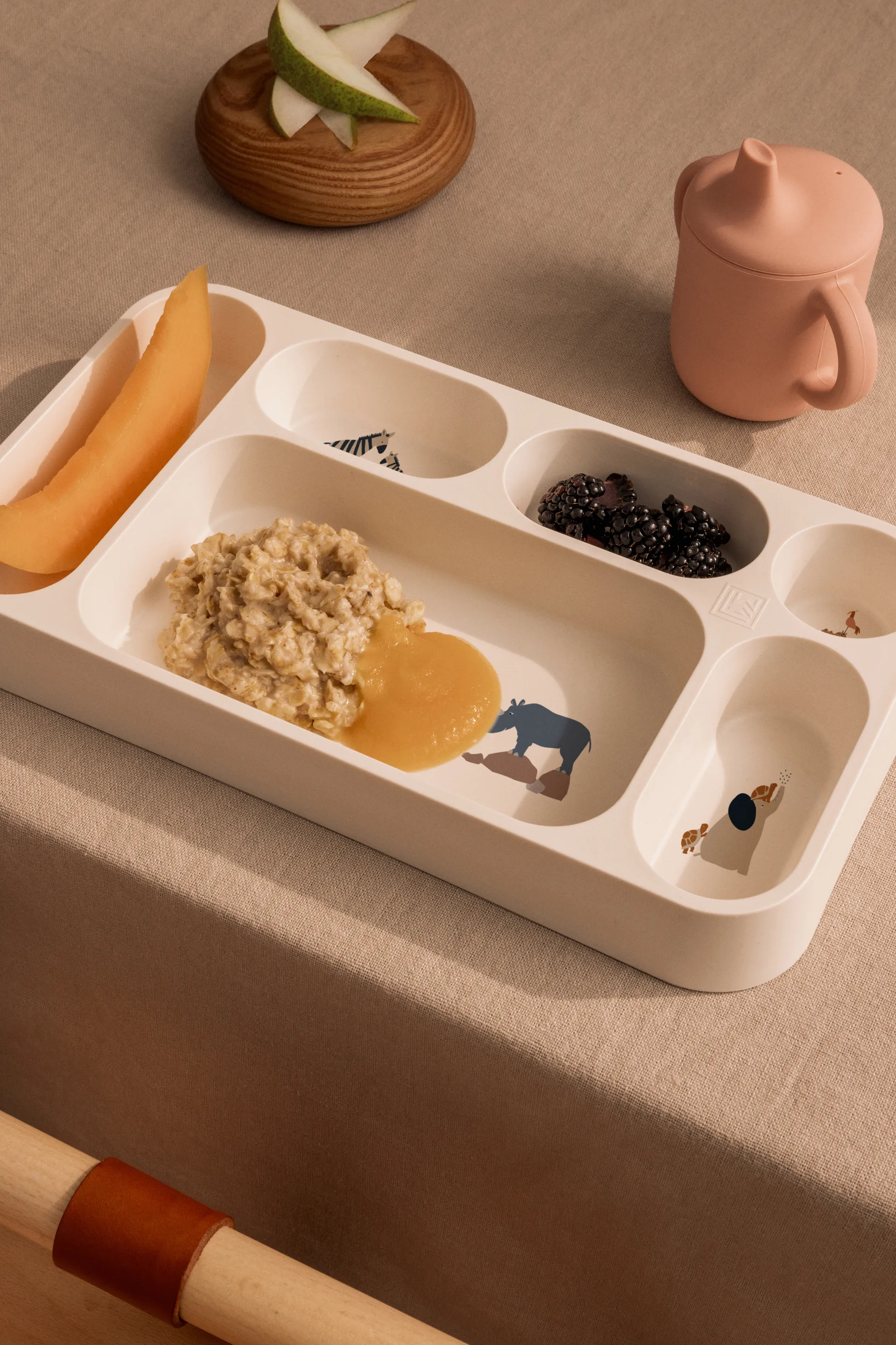 Mosu tallerken med 6 rum 17x30 cm, All together-Sandy Liewood