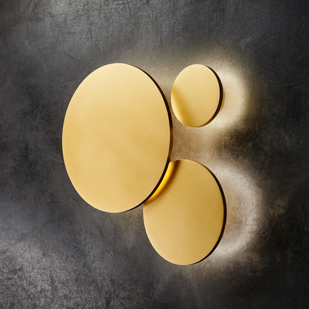 Soho W2 væglampe, gold, 3000 kelvin Light-Point