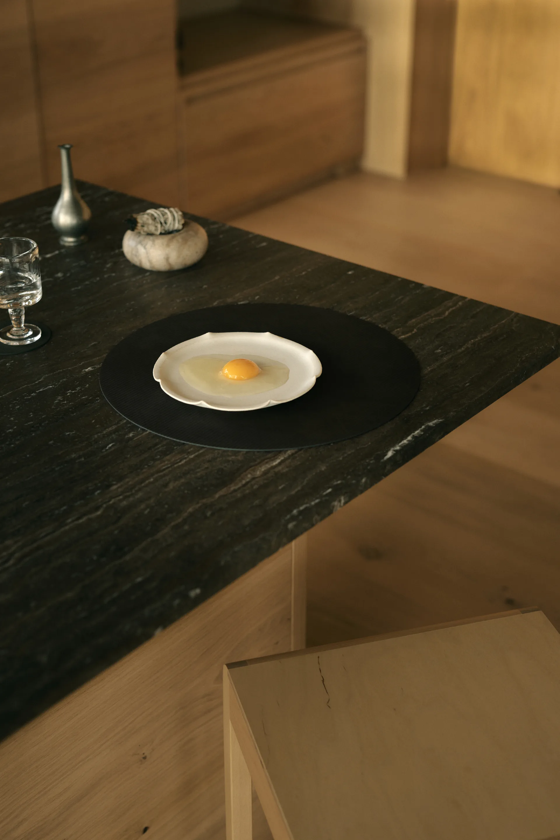 Corduroy dækkeserviet , Black ink, circle, L LIND DNA