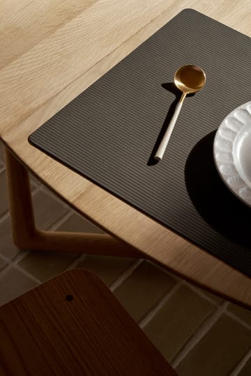 Corduroy dækkeserviet square L - Caviar - LIND DNA