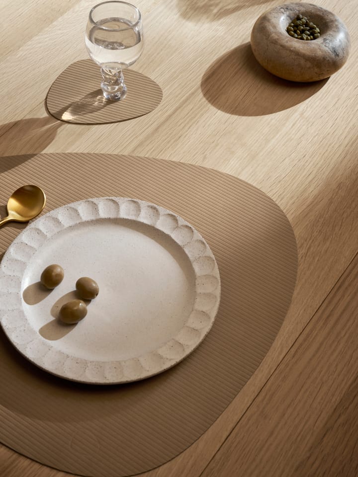 Corduroy glasunderlag curve, Nougat LIND DNA