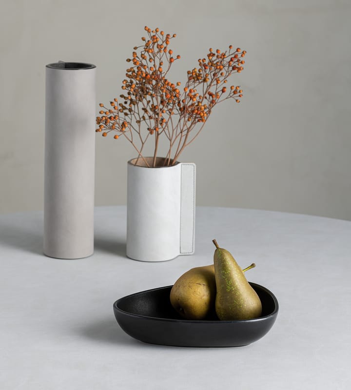 Curve Stoneware dyb tallerken 19x22 cm, Black LIND DNA