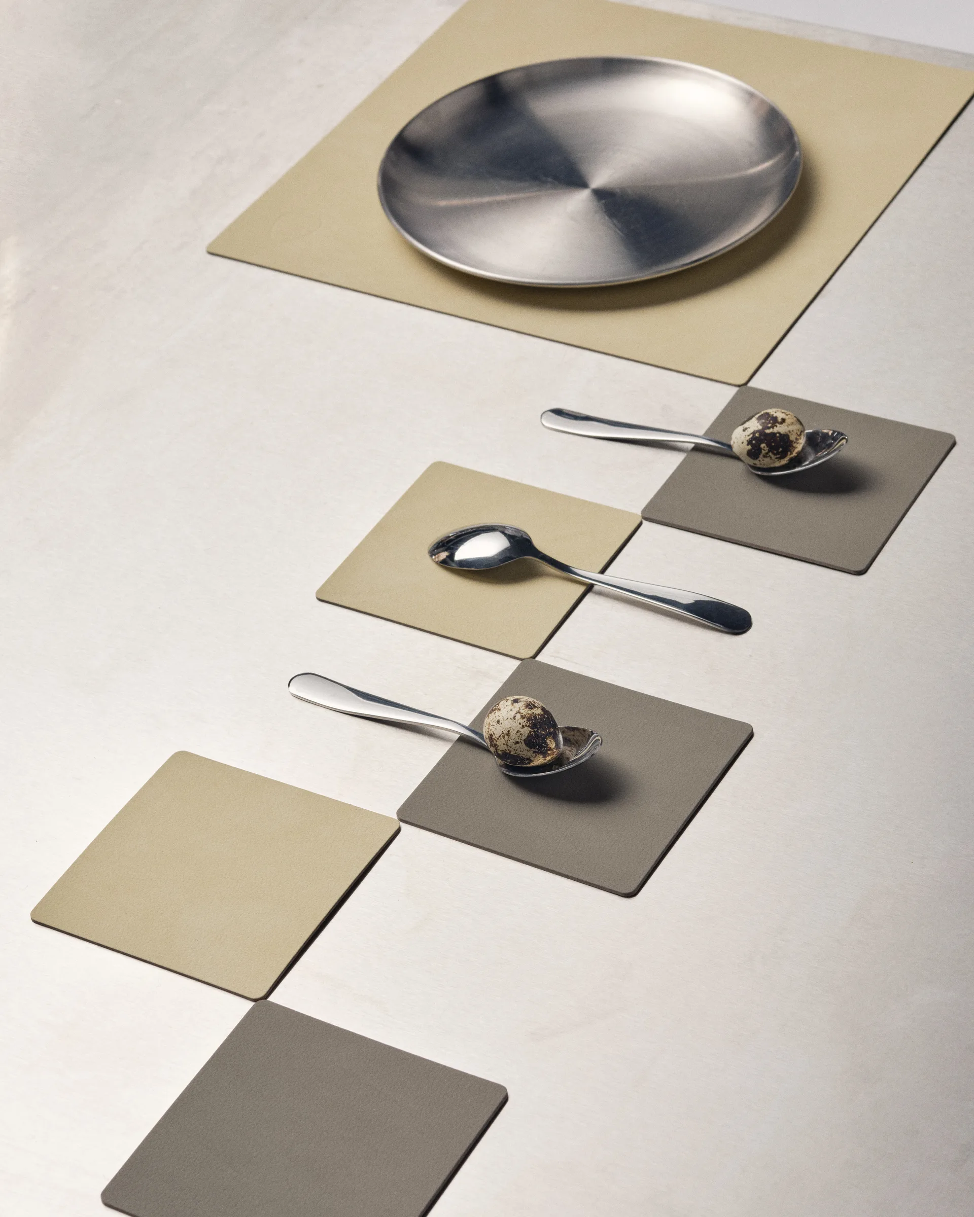 Nupo glasbrikker square, Flint grey LIND DNA