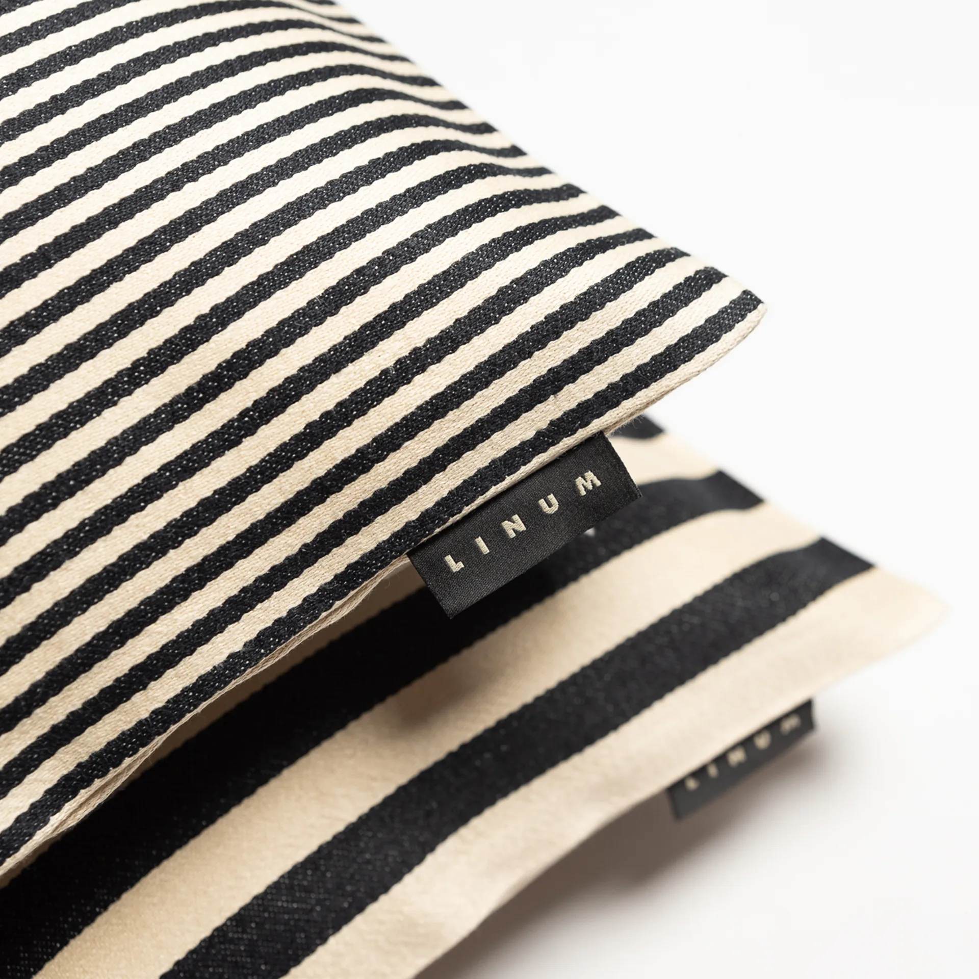 Amalfi pudebetræk 35x50 cm, Sort Linum