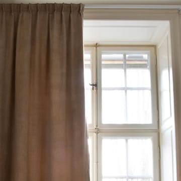 Paolo gardin med rynkebånd - Muldvarpebrun - Linum