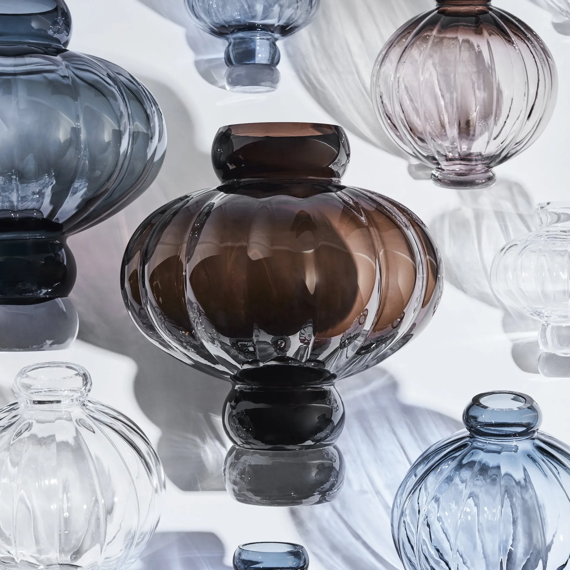 Balloon vase 40 cm, Smoke Louise Roe