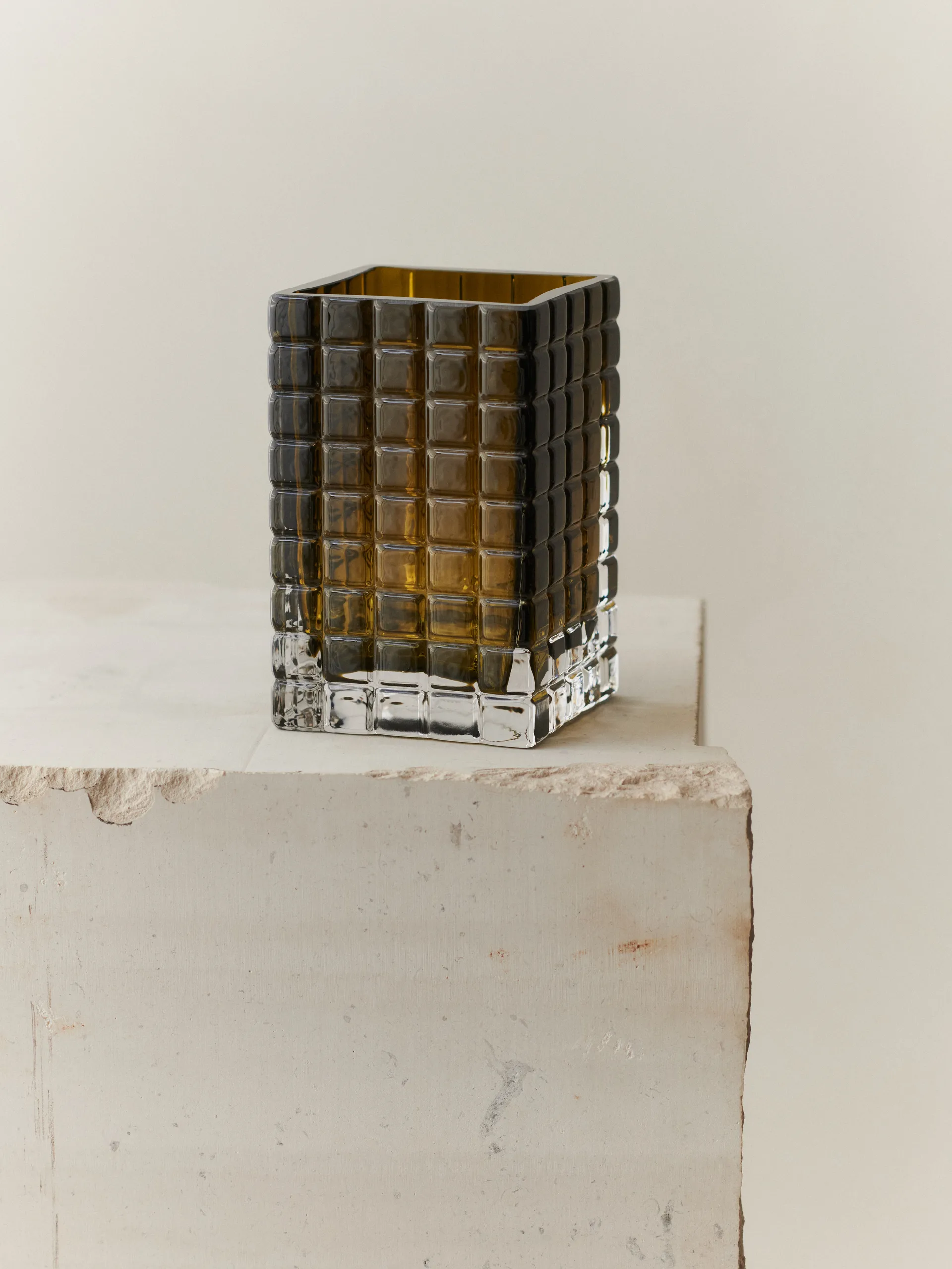 City Lights 3 lysestage, Olive Louise Roe