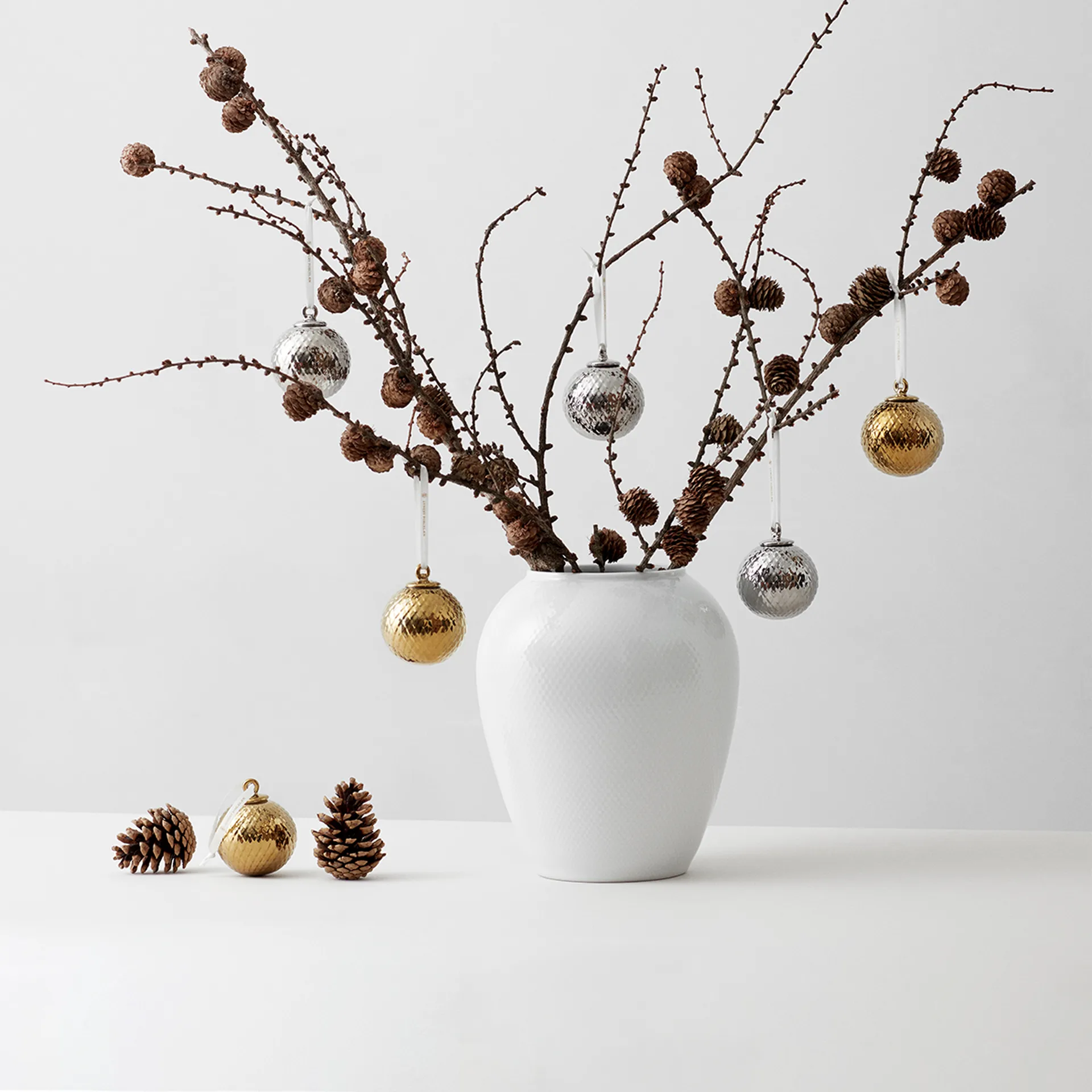 Rhombe julekugle Ø7 cm, Sølv Lyngby Porcelæn