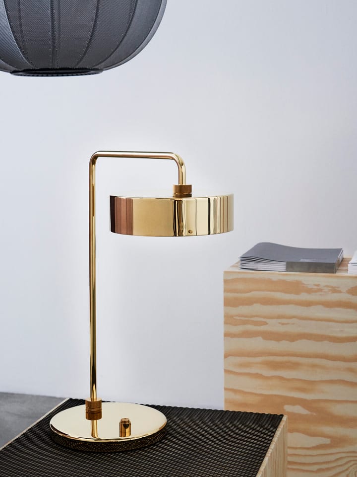 Petite Machine bordlampe - Polished brass - Made By Hand