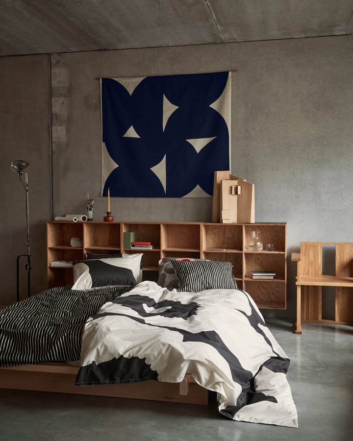 Iso Unikko pudebetræk 50x60 cm, Off white-charcoal Marimekko