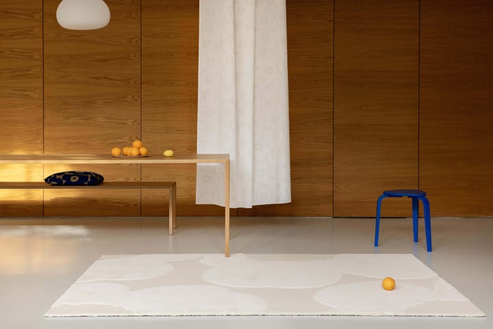 Iso Unikko uldtæppe, Natural White, 250x350 cm Marimekko