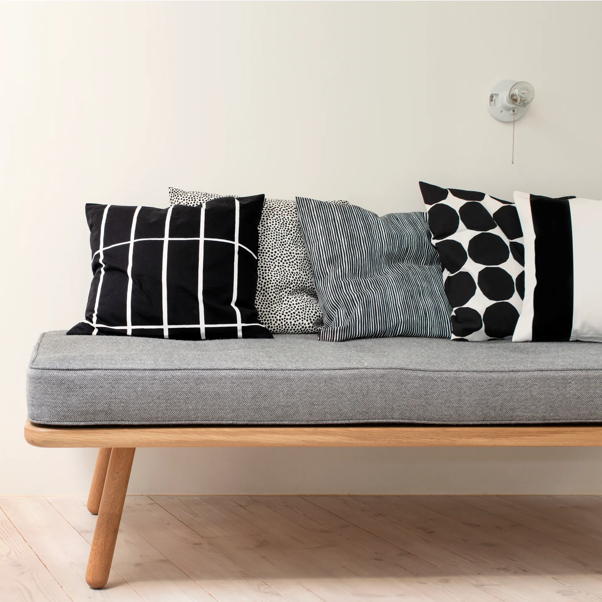 Pienet Kivet pudebetræk 50x50 cm, sort-hvid Marimekko