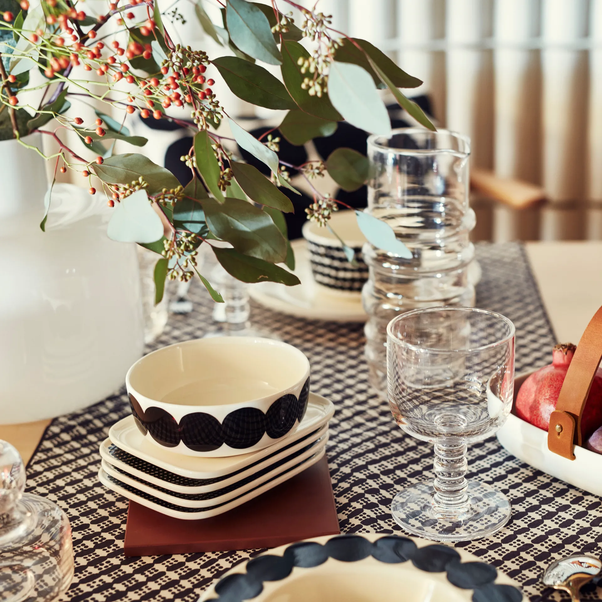 Räsymatto fad 15 x 12 cm, sort-hvid Marimekko