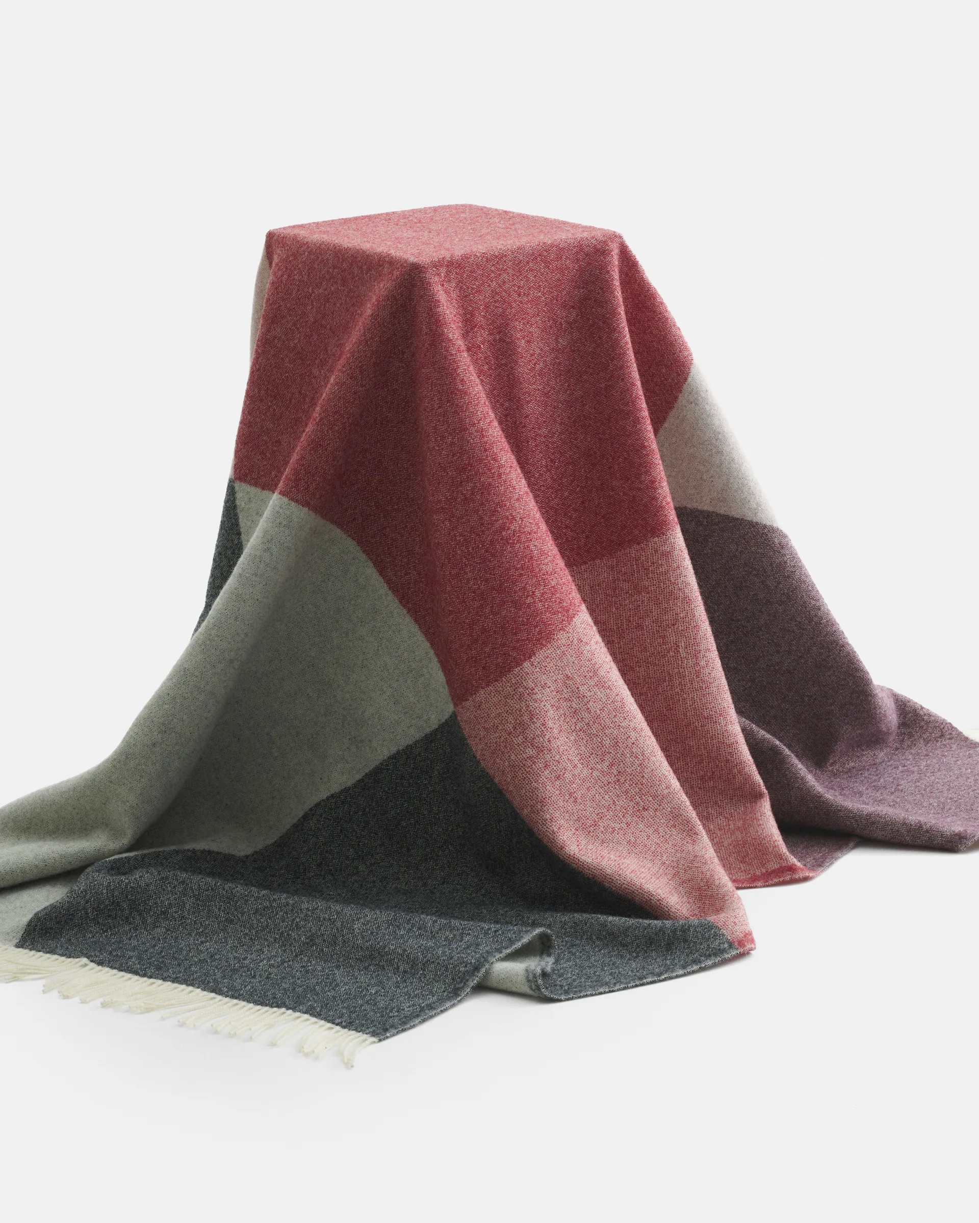 Sambara tæppe 140x180 cm, Off white-red-brown Marimekko