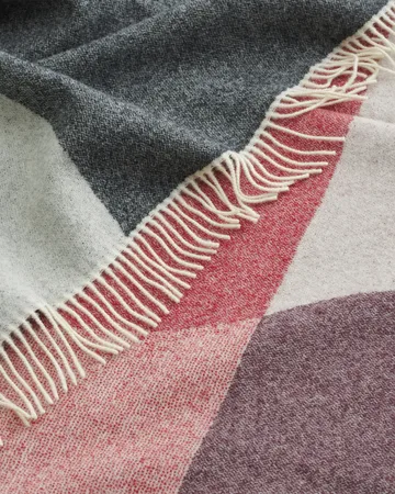 Sambara tæppe 140x180 cm - Off white-red-brown - Marimekko