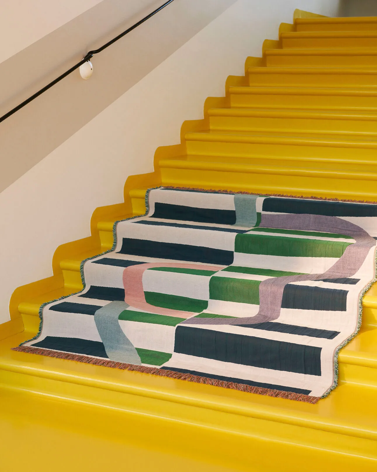 Siirto plaid jacquard 140x180 cm, Powder-d. blue-l. blue-coral Marimekko