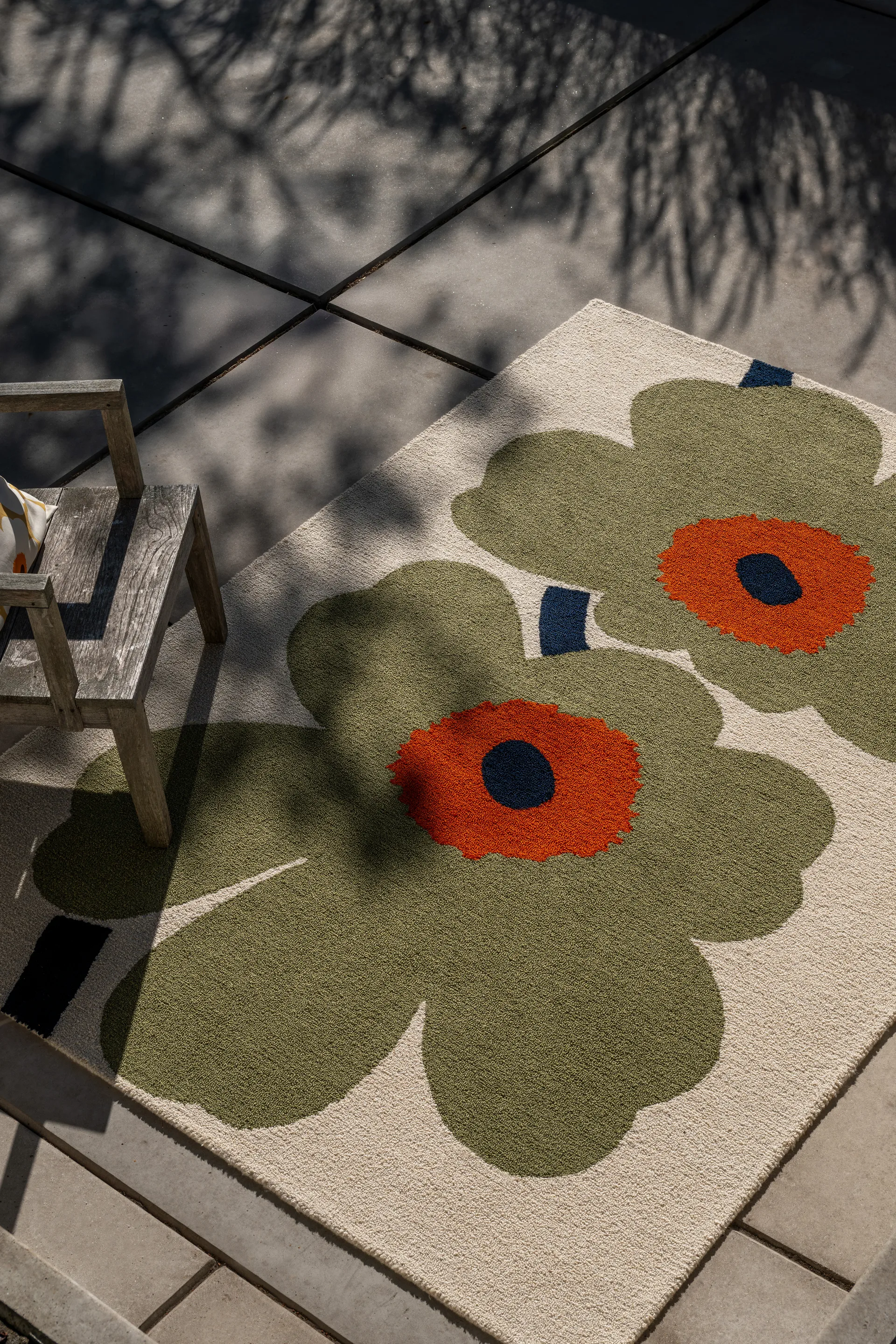 Unikko anniversary tæppe outdoor, Dusty green, 250x350 cm Marimekko
