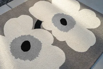 Unikko anniversary tæppe outdoor - Grey, 160x230 cm - Marimekko