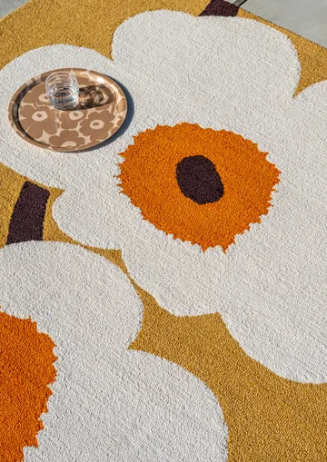 Unikko anniversary tæppe outdoor - Honey, 140x200 cm - Marimekko