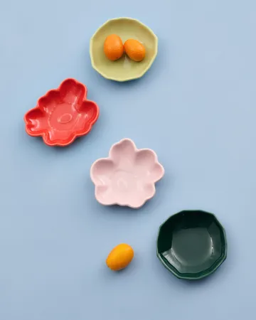 Unikko & Kivet Shape tallerken 4 dele - Pink-pear-red-dark green - Marimekko